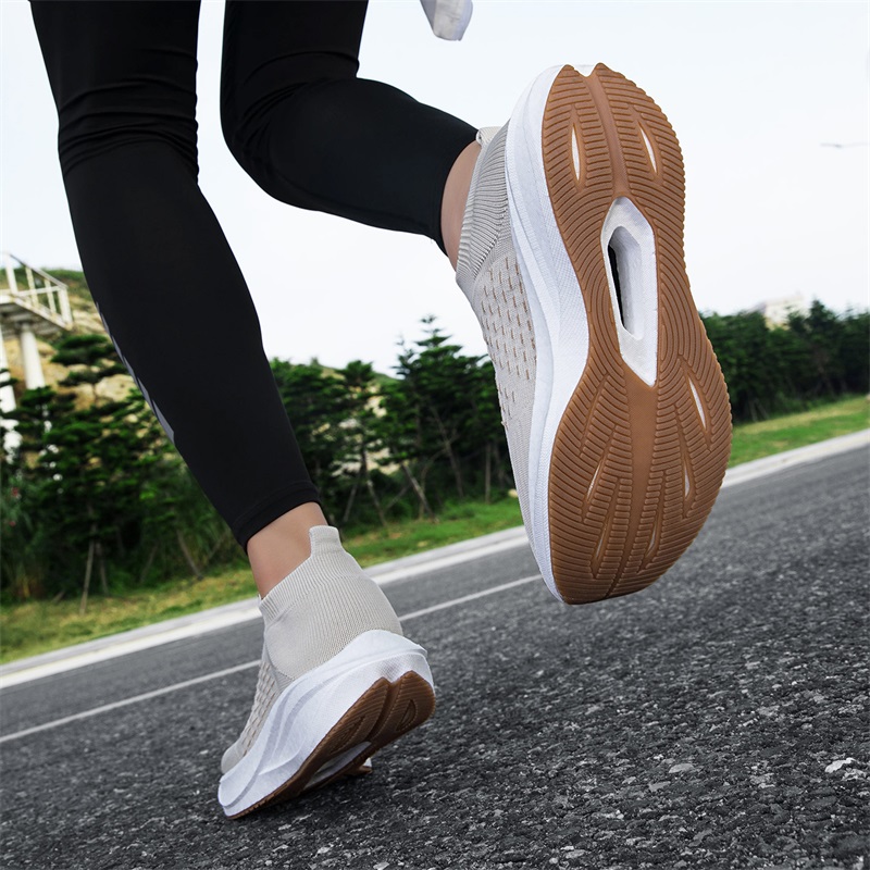 Unisex Slip-On Socken-Laufschu – Knit Fabric Lace Up Sneakers Bewertung und Preis